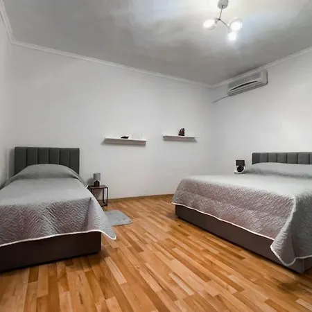 Vila Kodra *